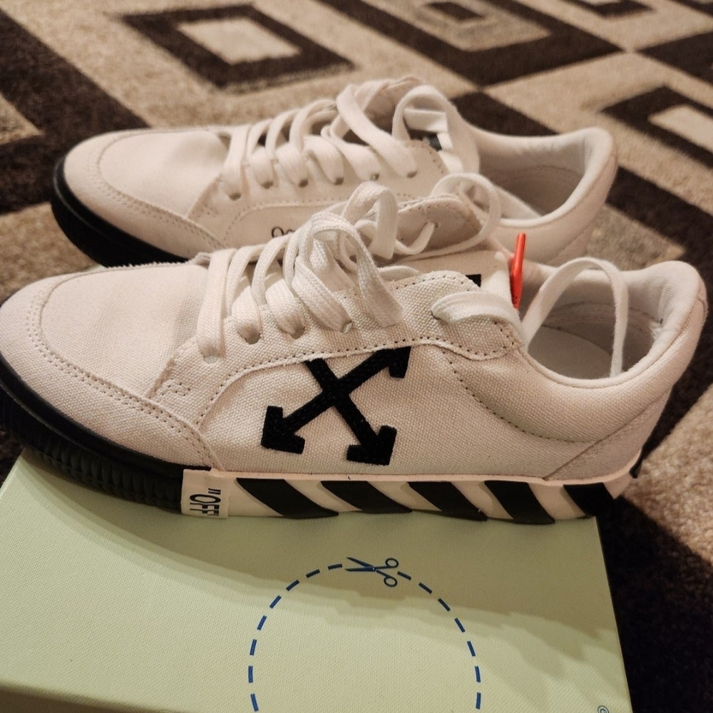 Off-White White and Black Sneakers